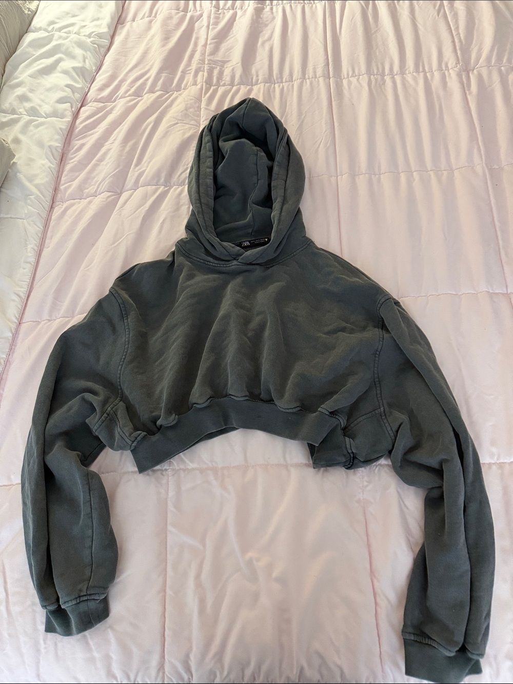 Zara Cropped Hoodie in Charcoal Gray